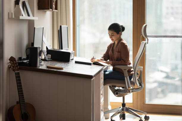 A Guide to Getting the Best Office Tables Desk Design